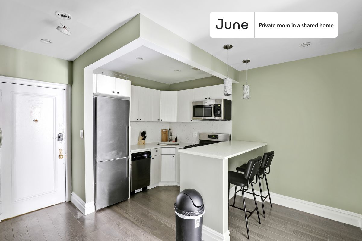 a room in East Village photo 4