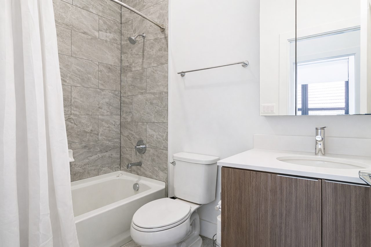 a room in Northwest Washington photo 7