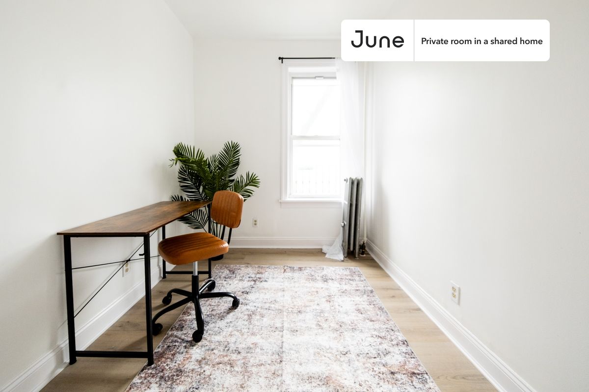 a room in Sunset Park photo 6