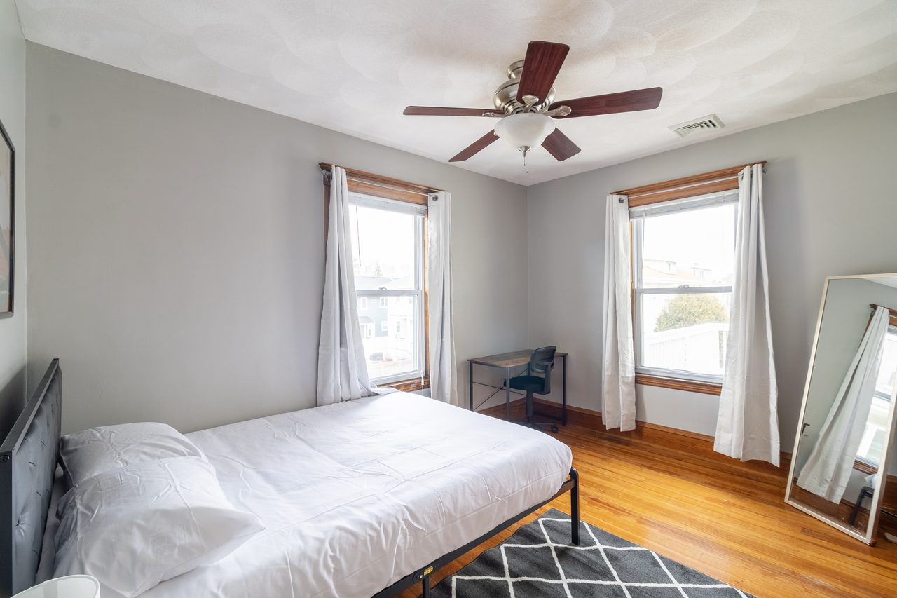 a room in West Medford photo 2