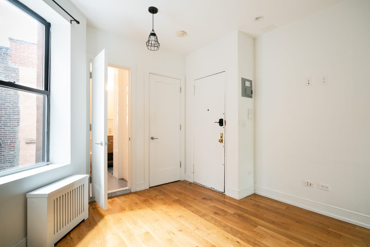 a room in East Village photo 4