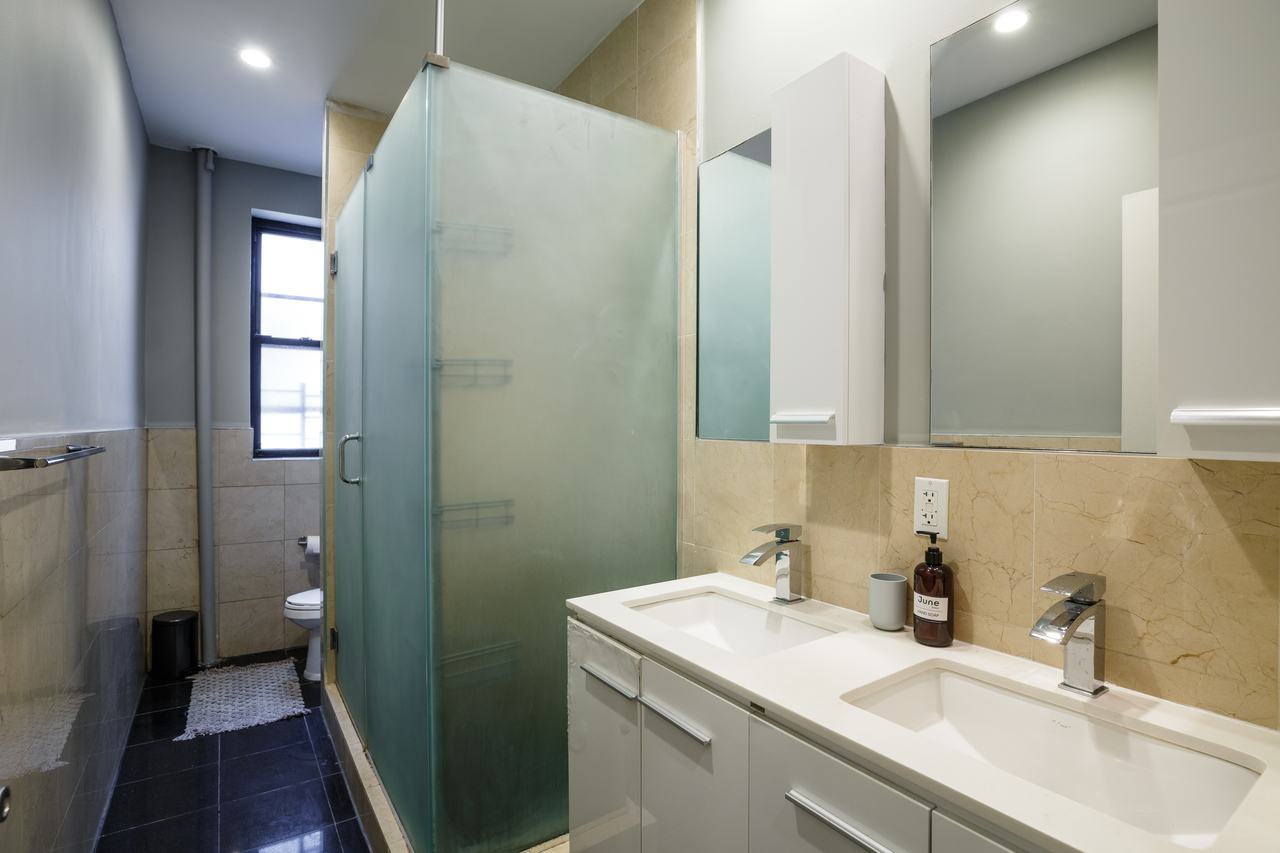a room in Harlem photo 6