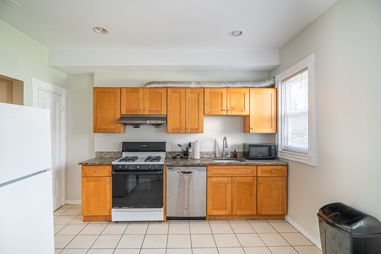 a room in Allston photo 5