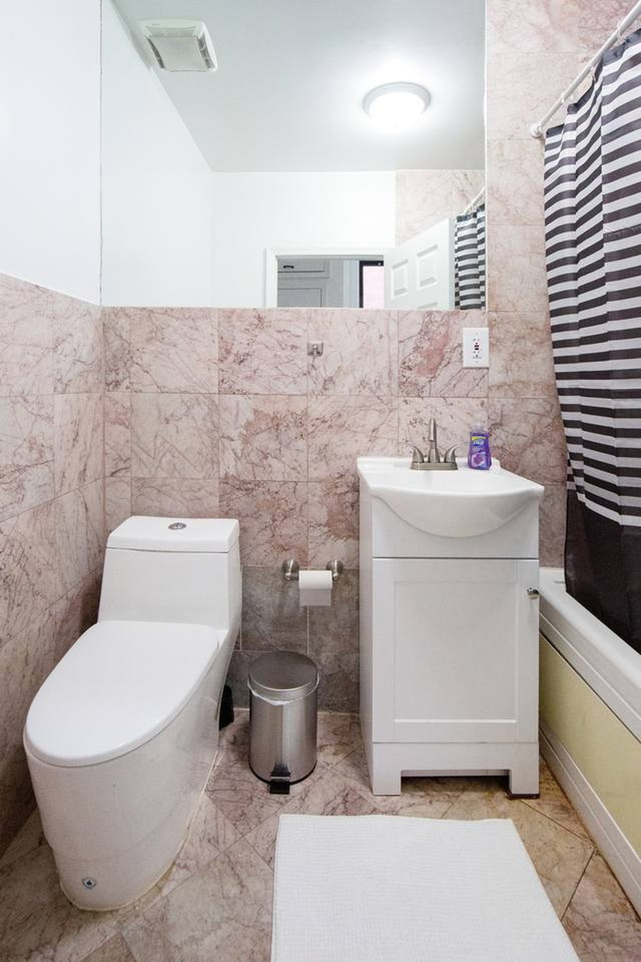 a room in Fort Greene photo 9