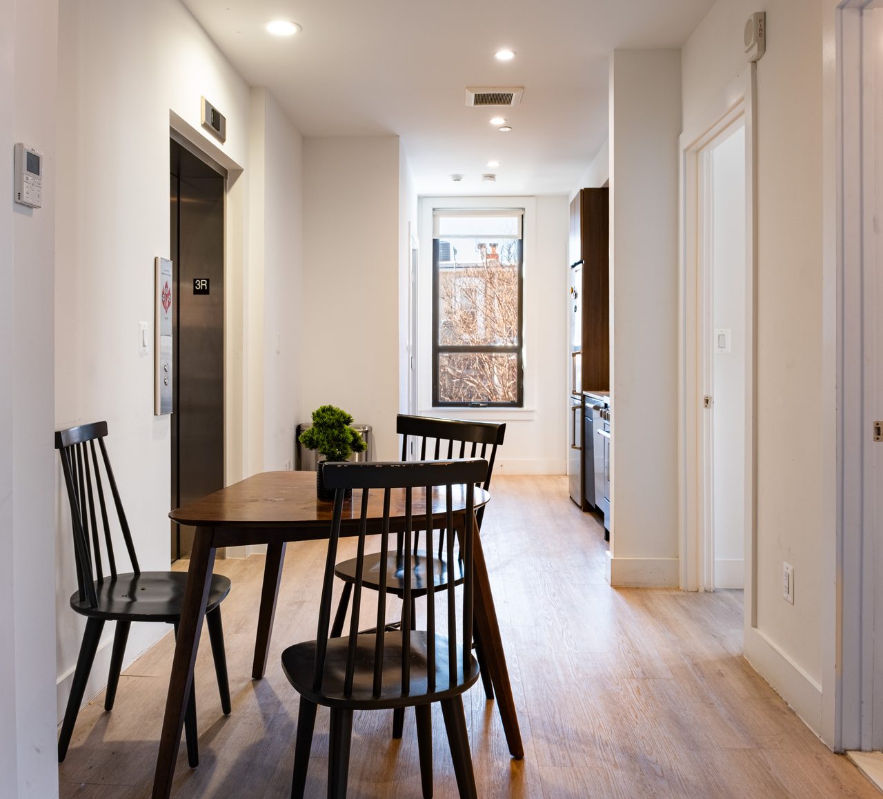 a room in Northwest Washington photo 8