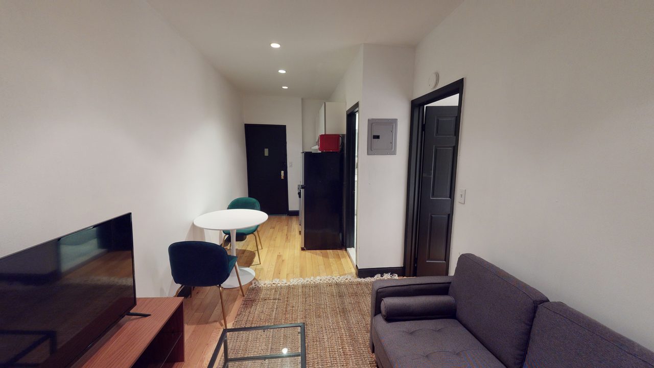 a room in East Village photo 9