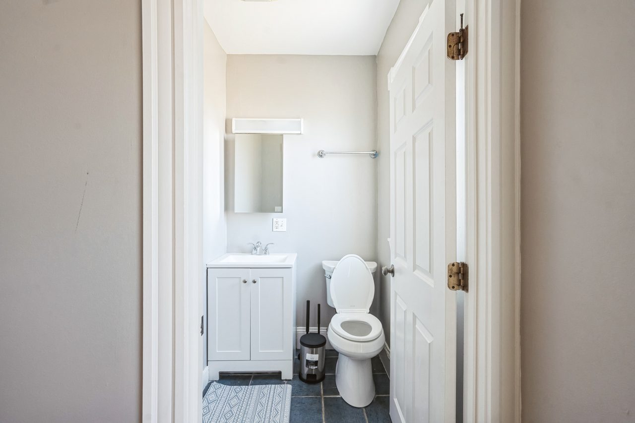 a room in Allston photo 9