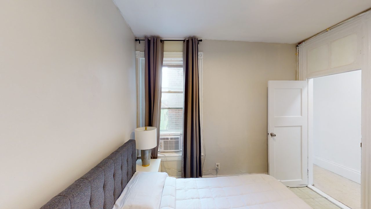 a room in Allston photo 3