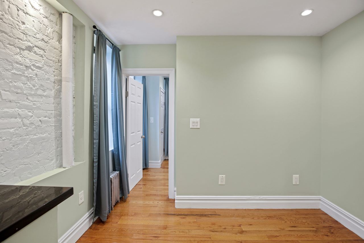 a room in East Village photo 4