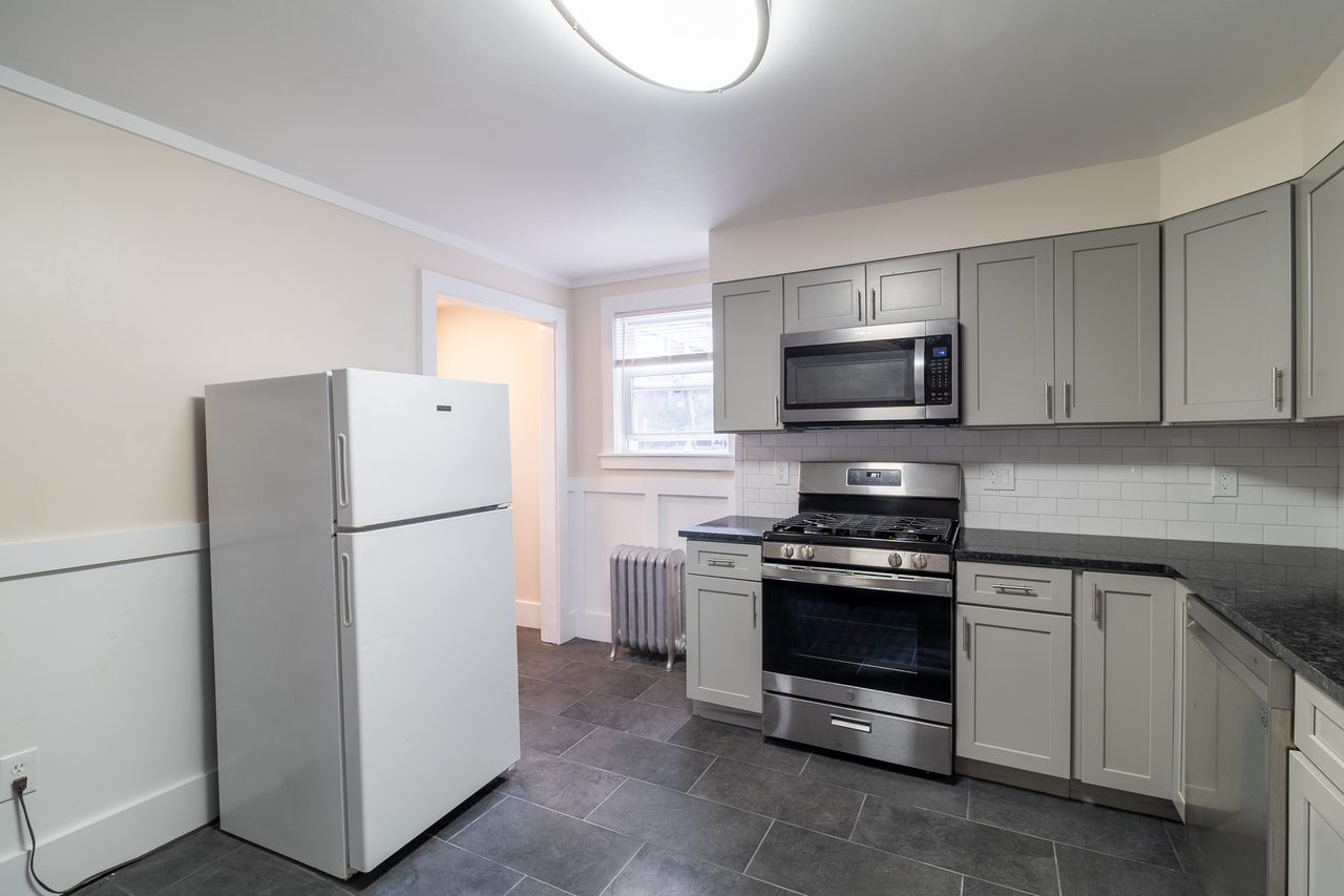 a room in Allston photo 3