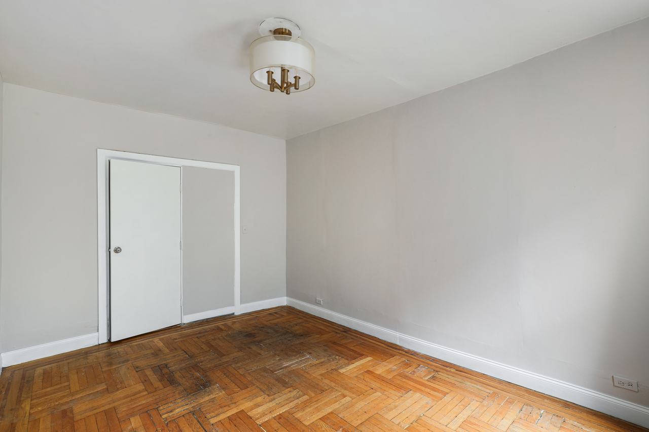 a room in East Harlem photo 4