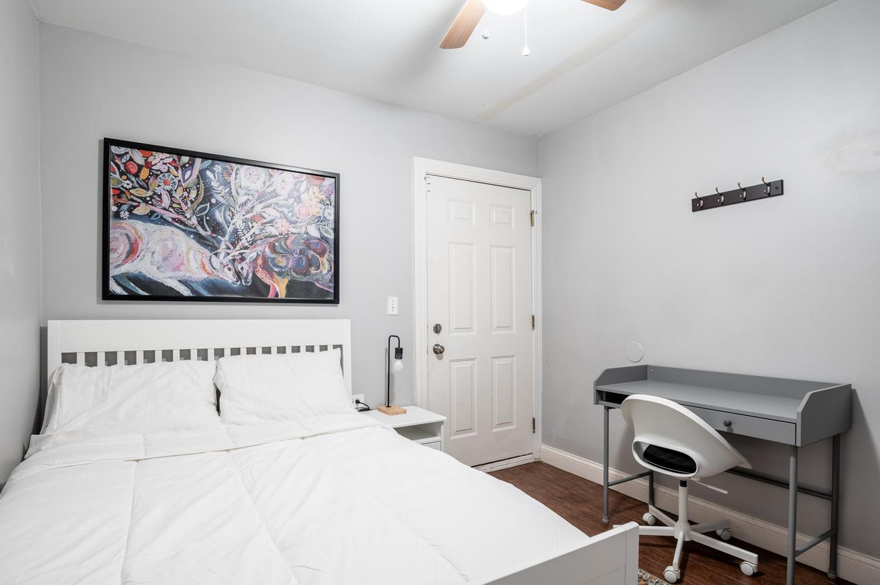 a room in Near West Side photo 2