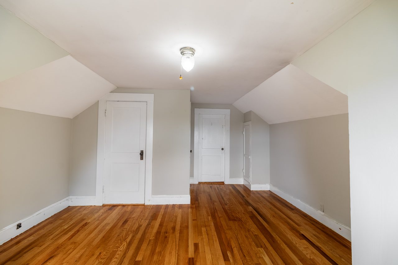 a room in Ten Hills photo 5