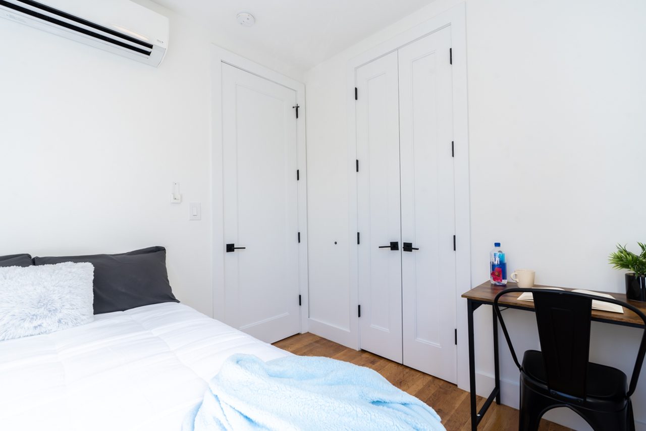 a room in Ridgewood photo 3