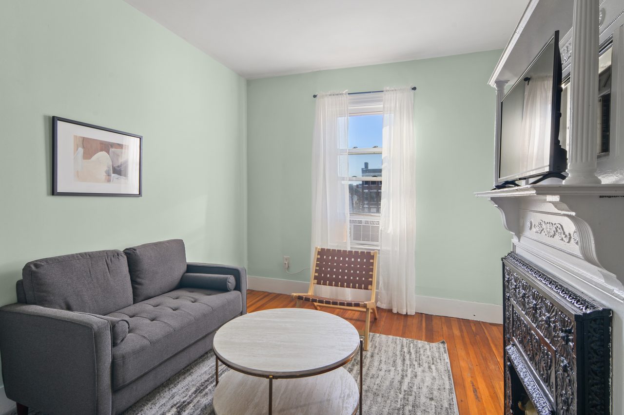 a room in Allston photo 2