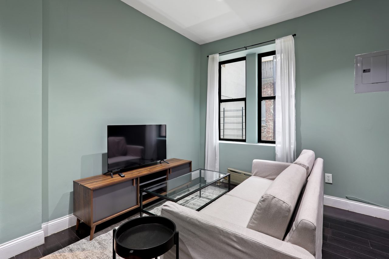 a room in East Harlem photo 3