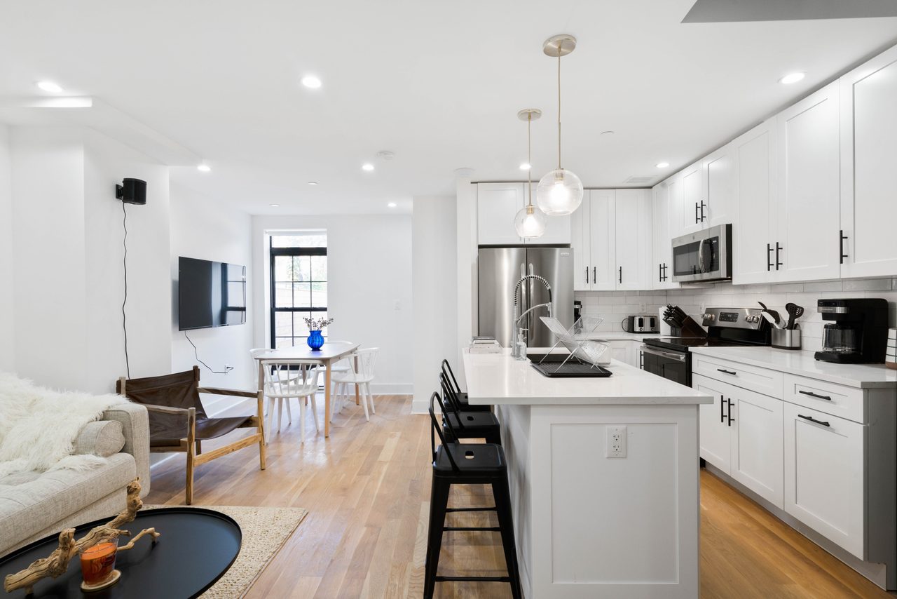 a room in Bedford-Stuyvesant photo 5