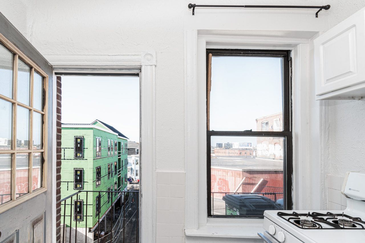 a room in Allston photo 5