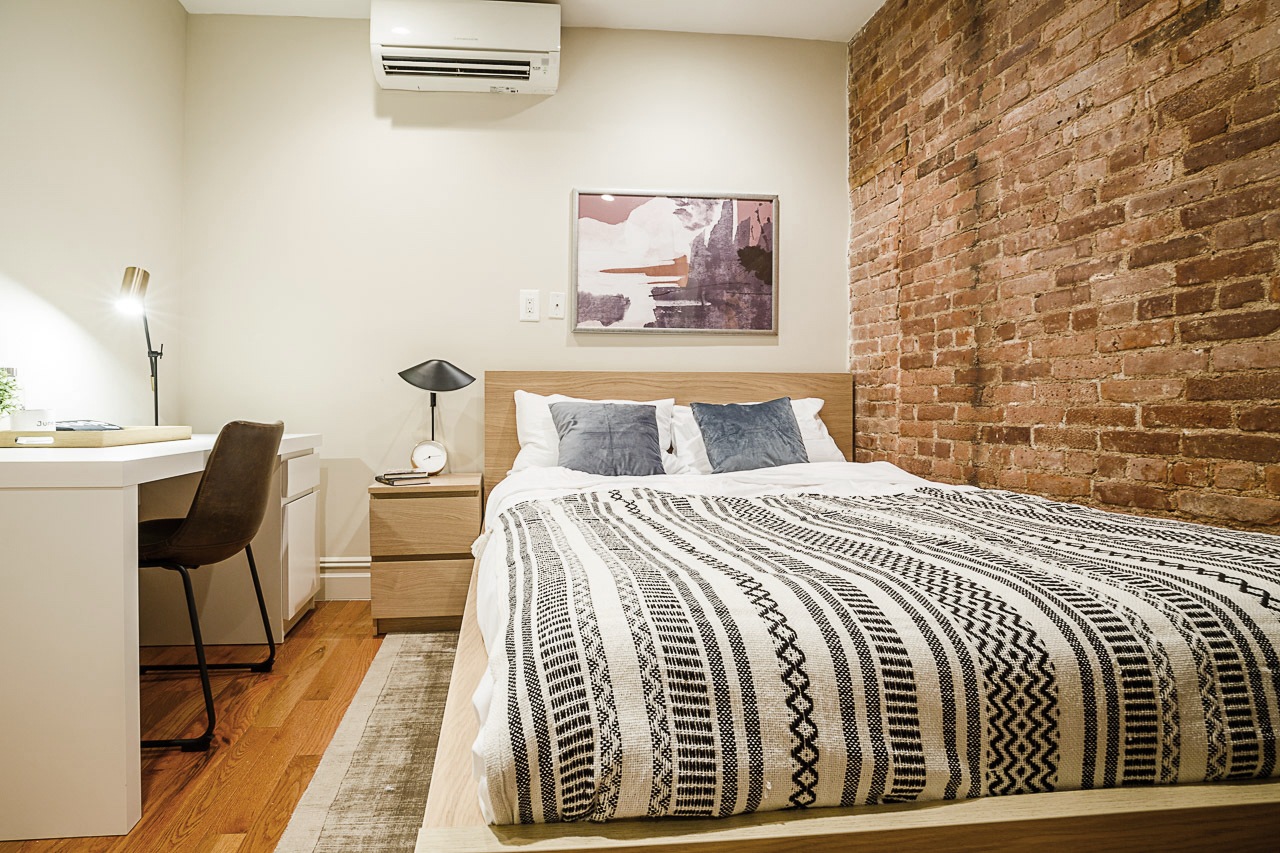 a room in Manhattan Valley photo 2