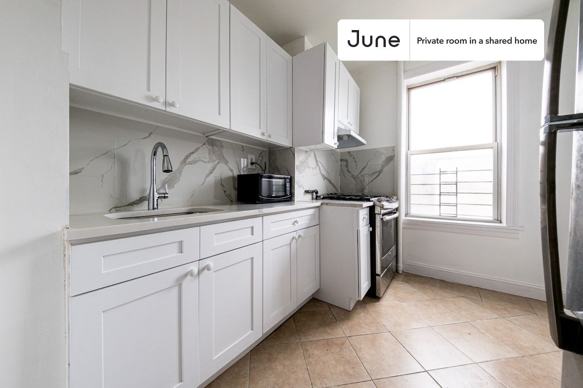 a room in Sunset Park photo 5