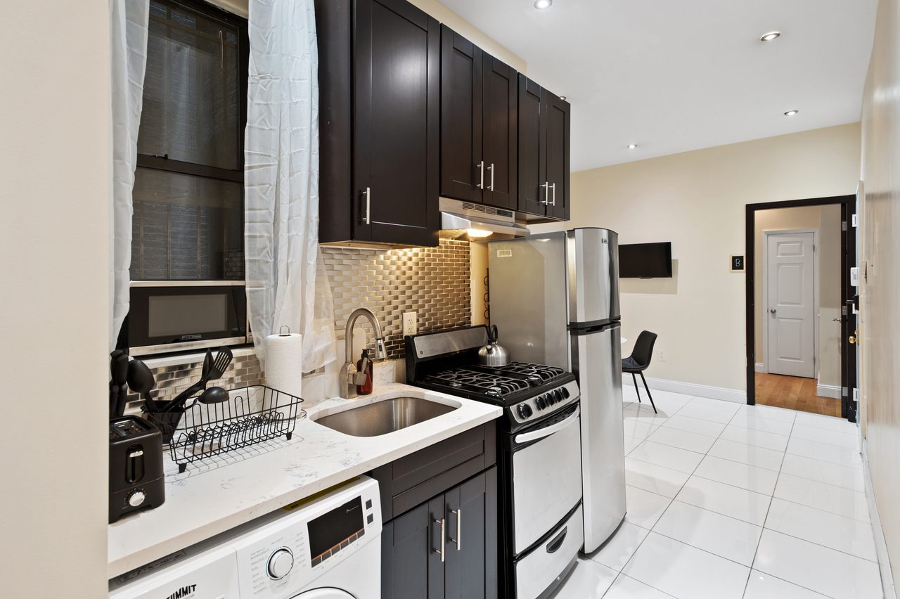 a room in Morningside Heights photo 4