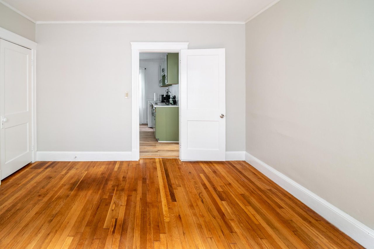 a room in Mission Hill photo 5