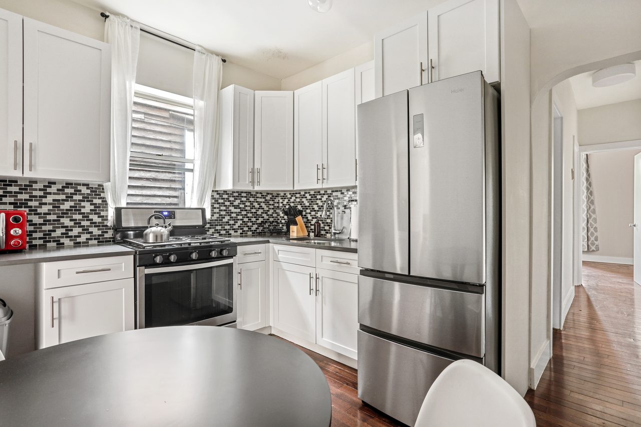 a room in Flatbush photo 5