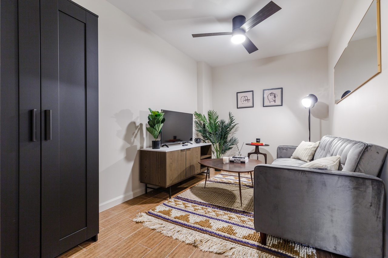 a room in Lower East Side photo 5