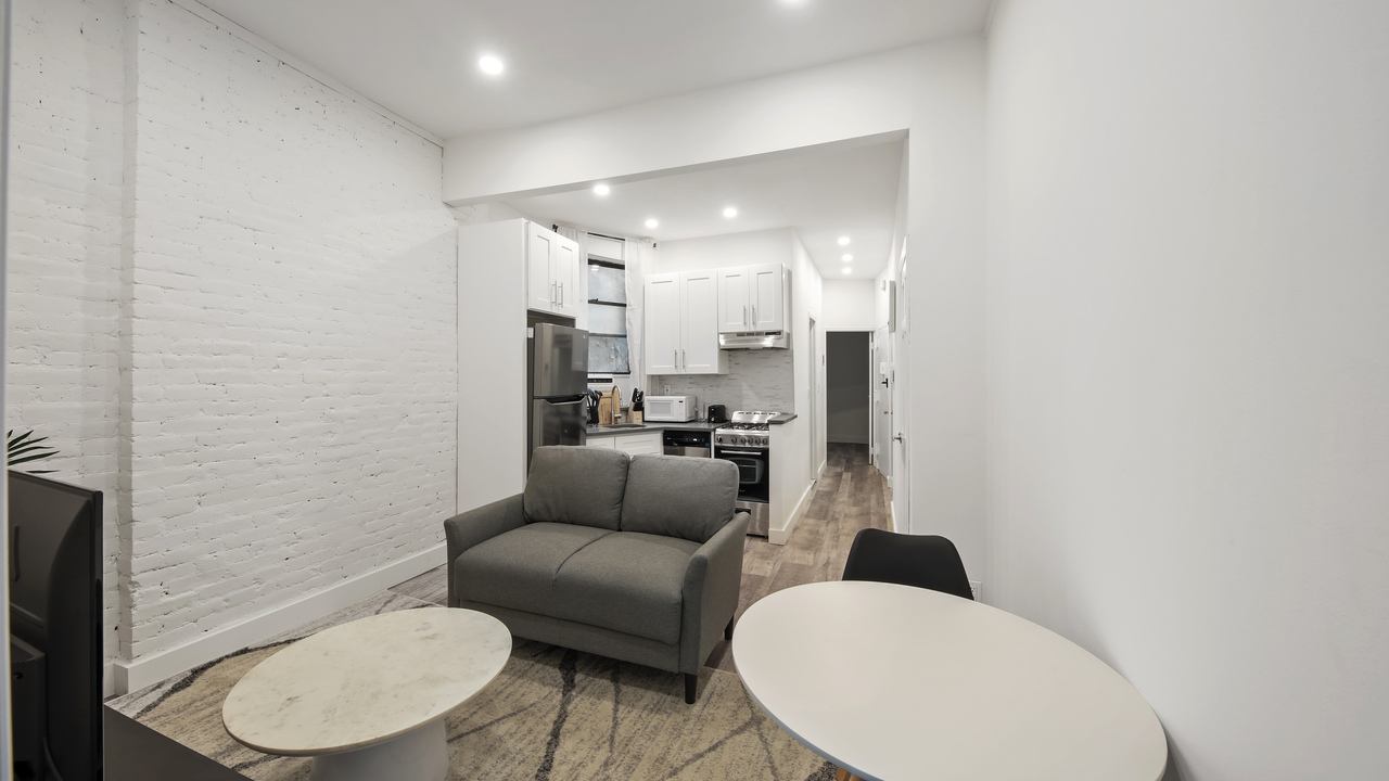 a room in East Village photo 5