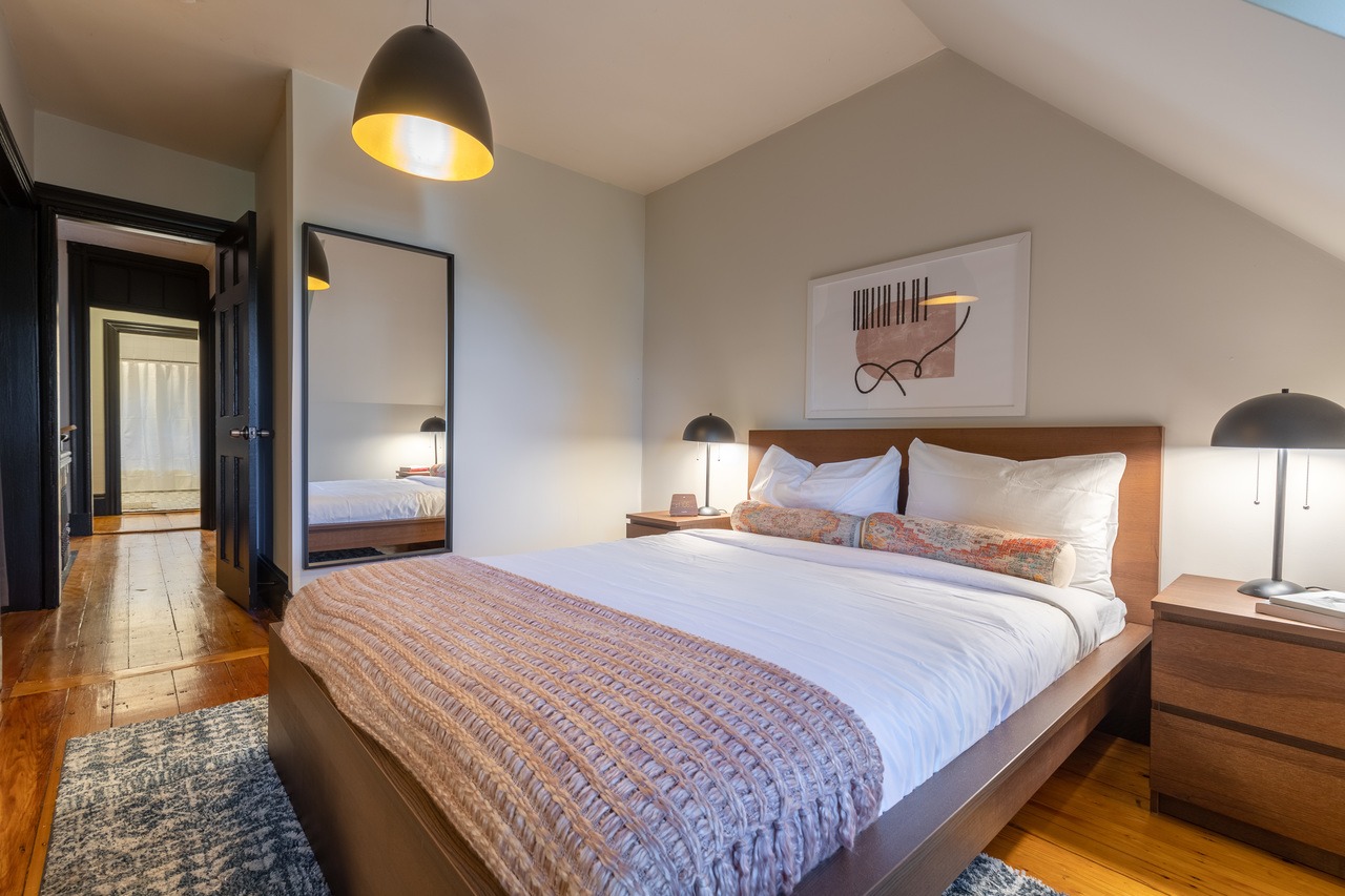 a room in Allston photo 2