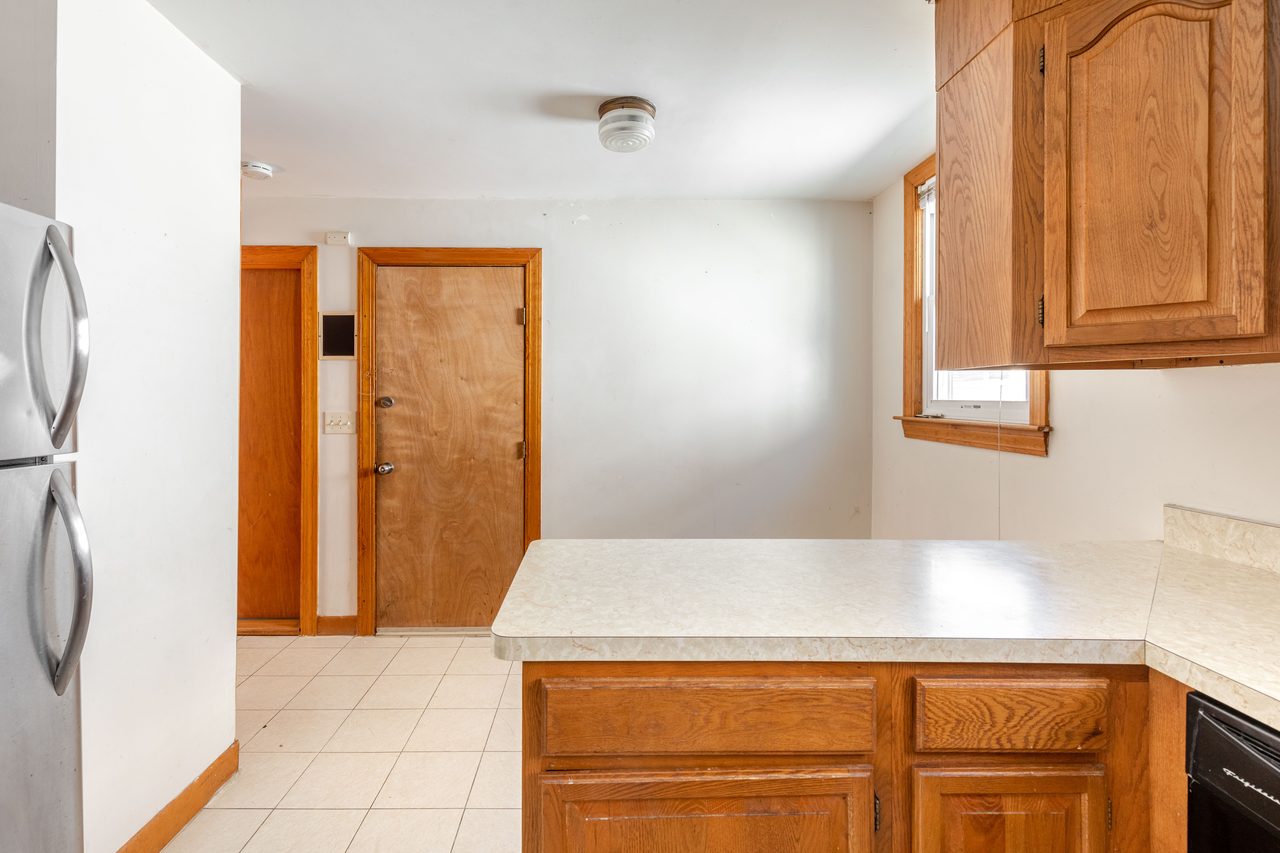 a room in Mission Hill photo 8