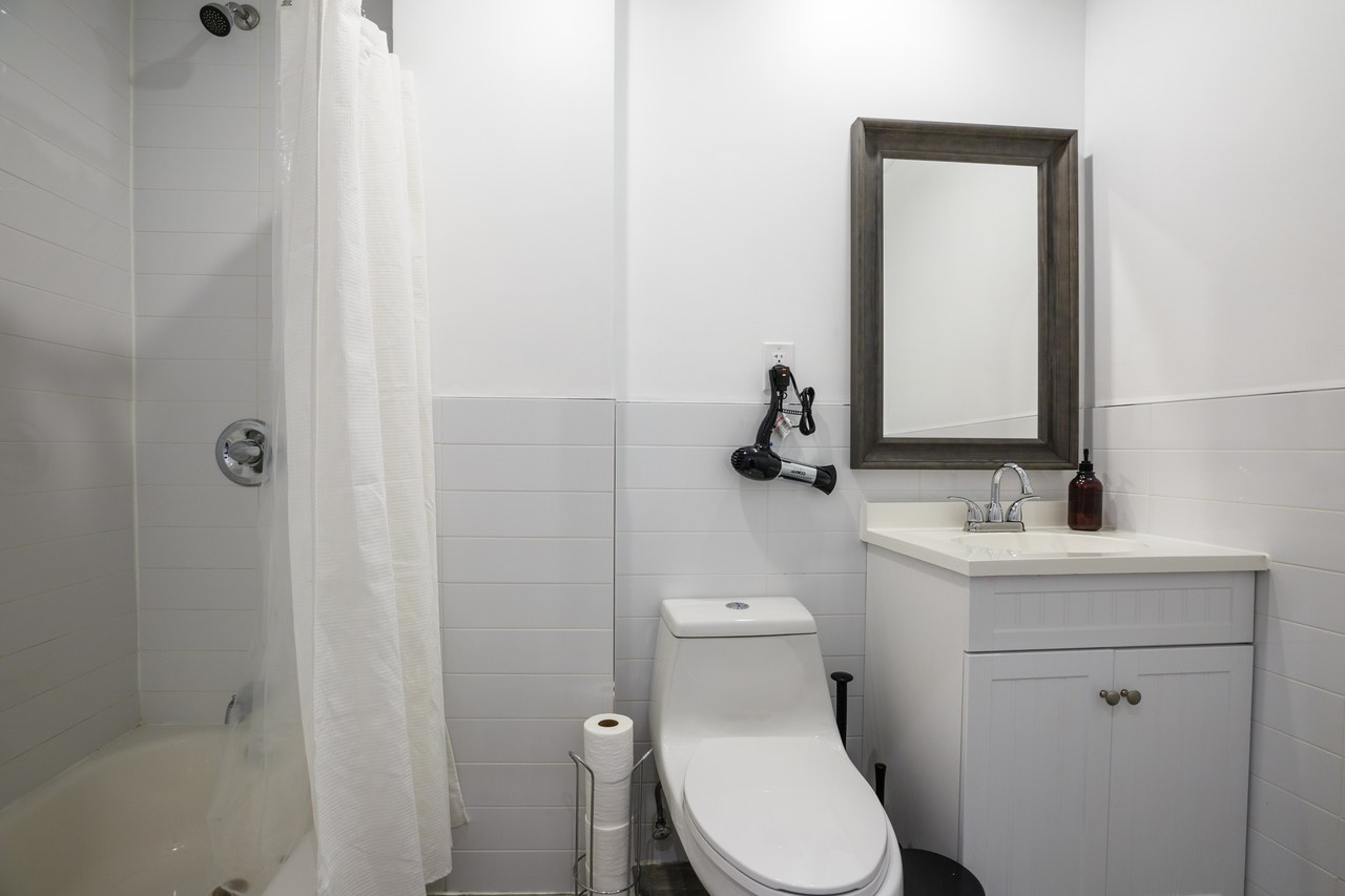 a room in Crown Heights photo 5