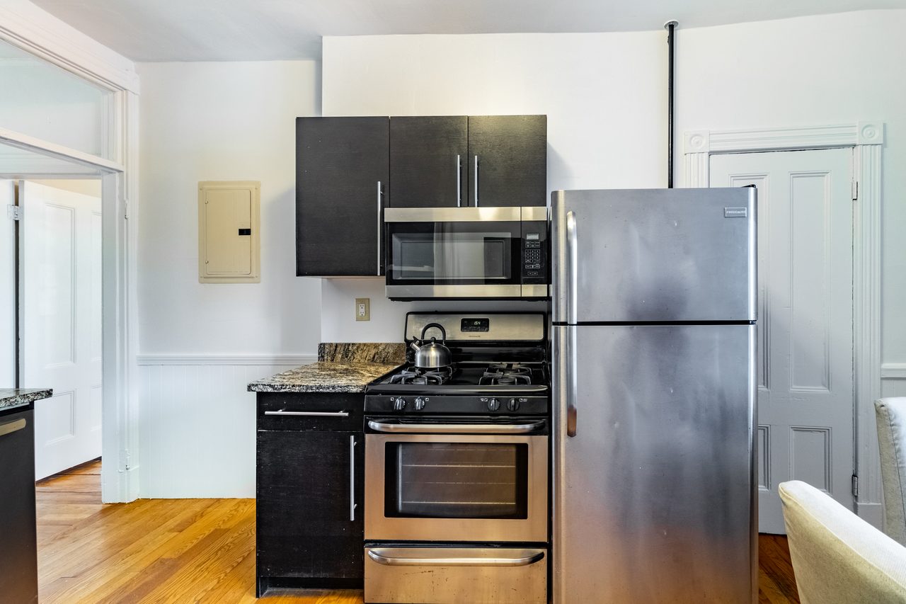 a room in Jamaica Plain photo 3