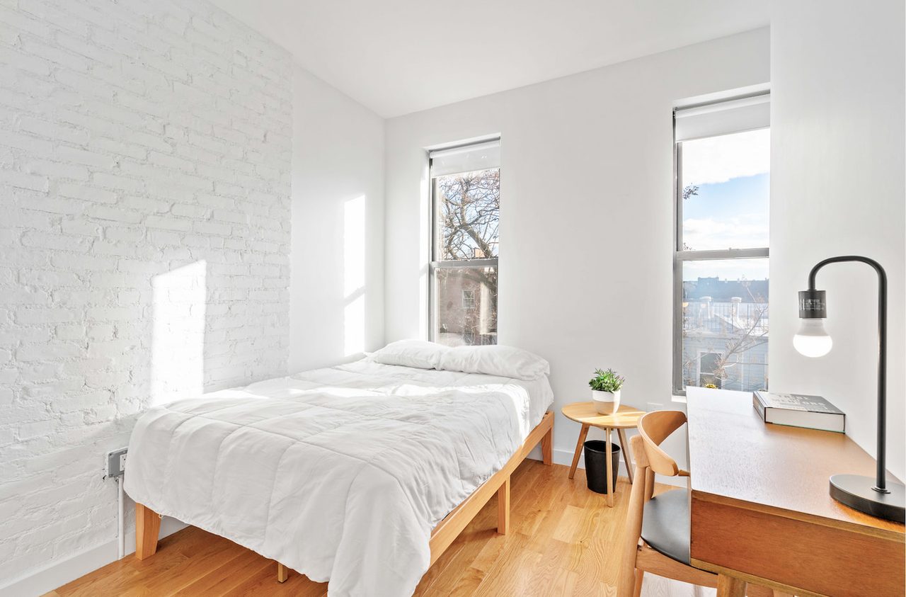 a room in Bedford-Stuyvesant photo 2