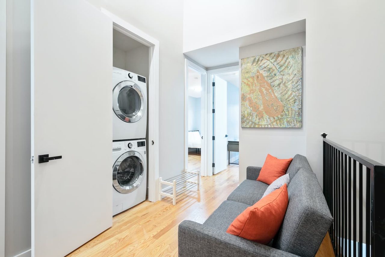 a room in Bedford-Stuyvesant photo 5