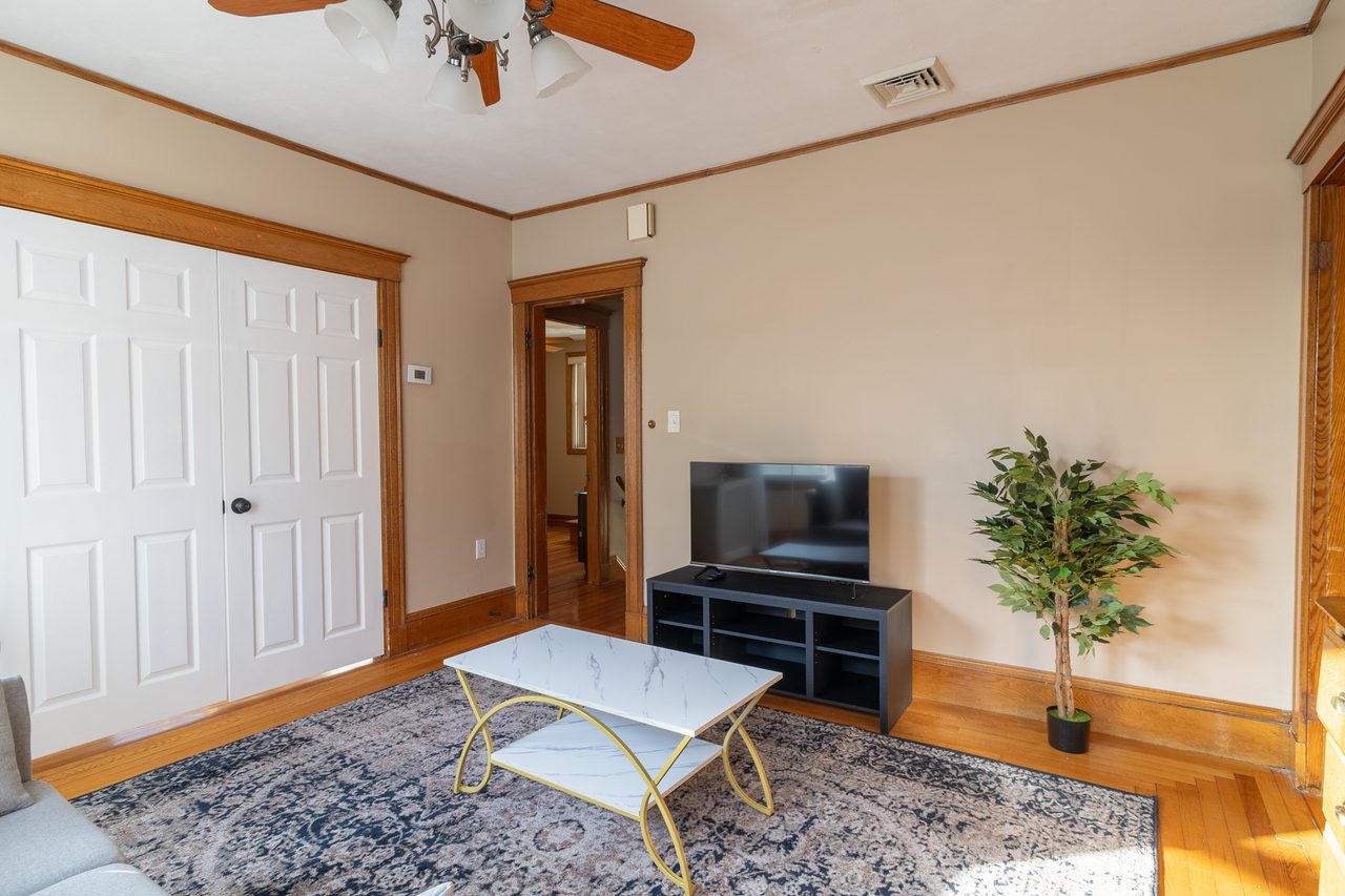 a room in West Medford photo 7