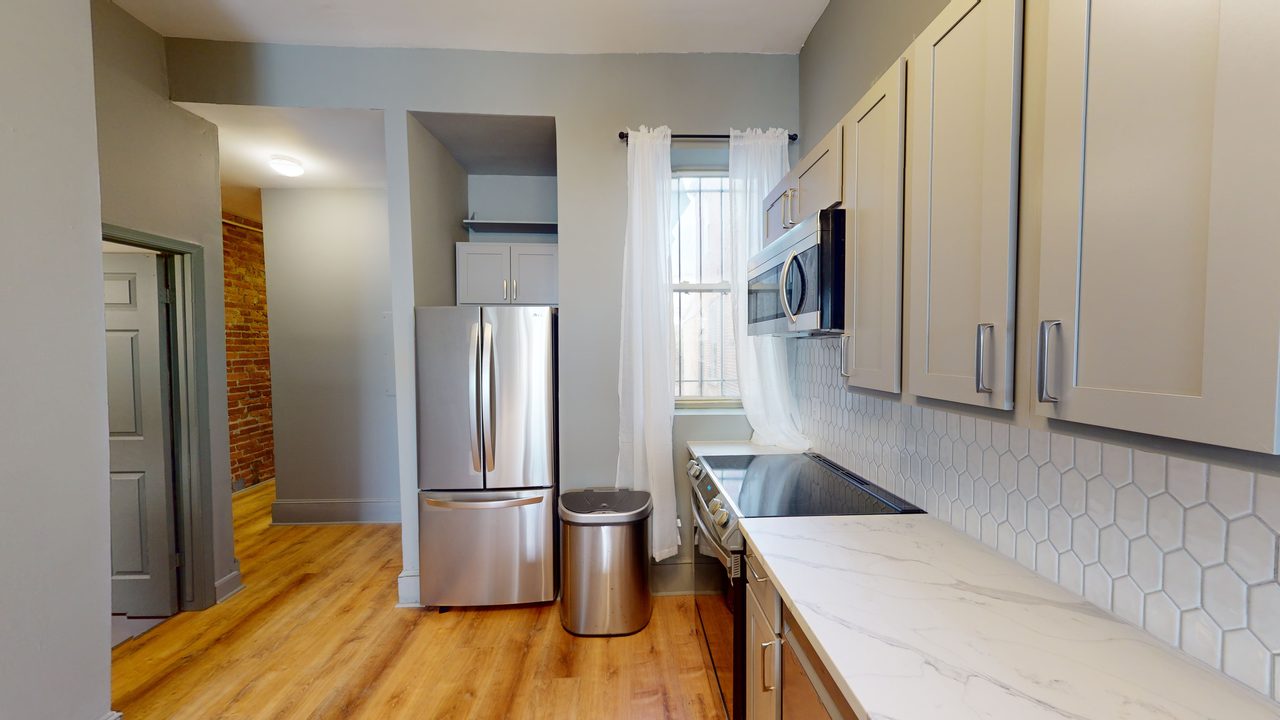 a room in Northwest Washington photo 7