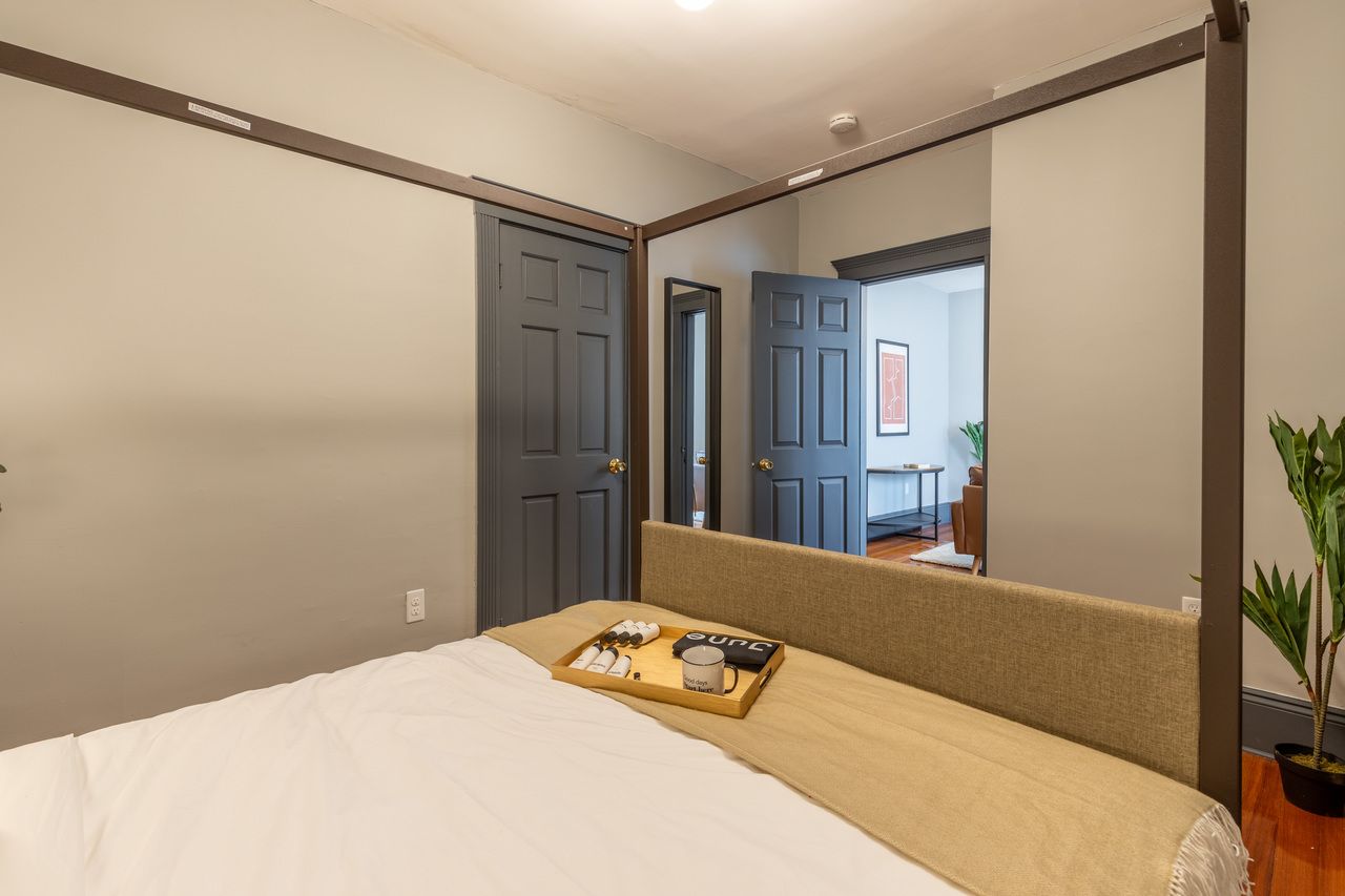 a room in Dorchester photo 3