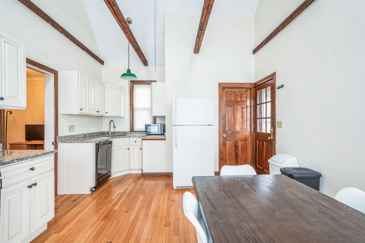 a room in Winter Hill photo 4