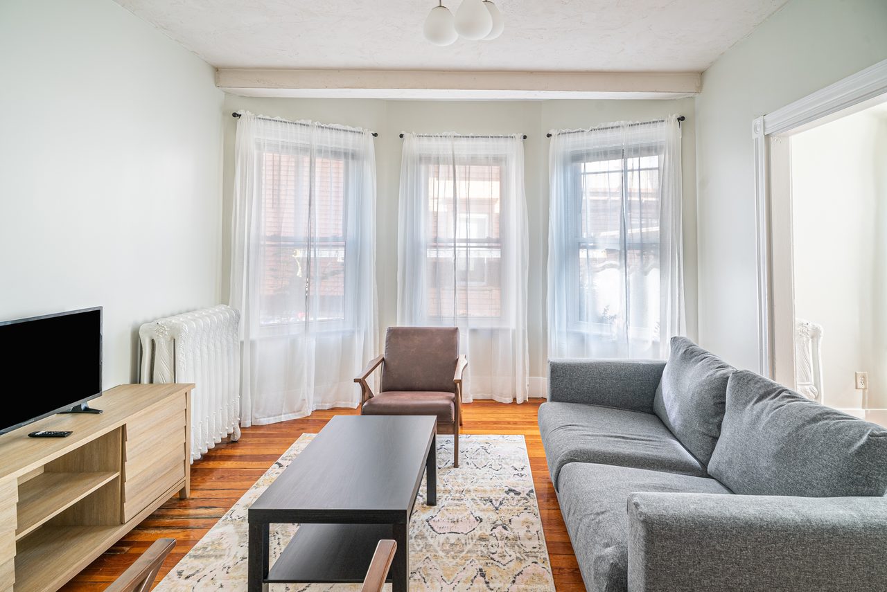 a room in Allston photo 4