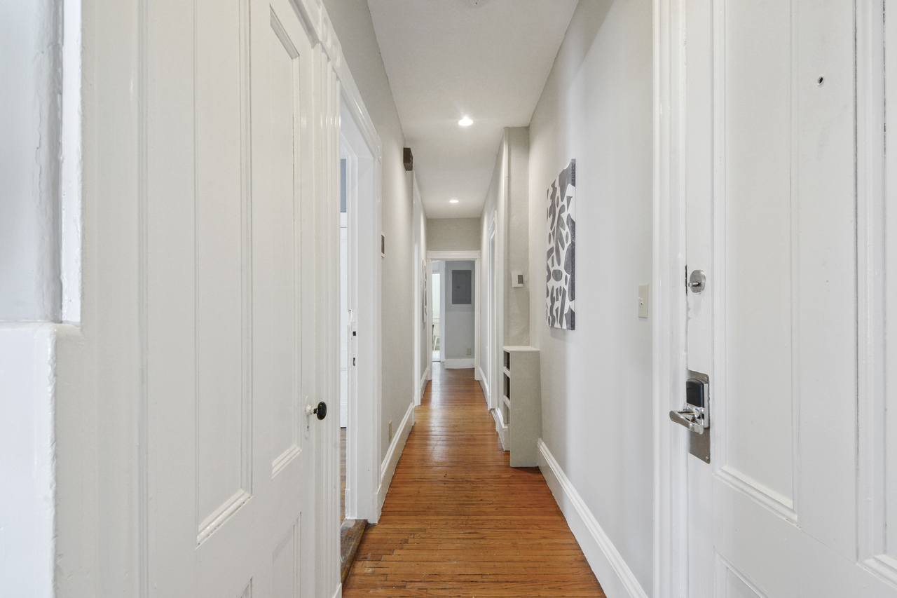 a room in Lower Allston photo 9