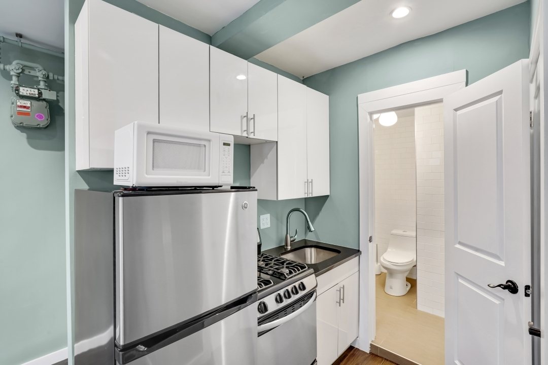 a room in East Village photo 2