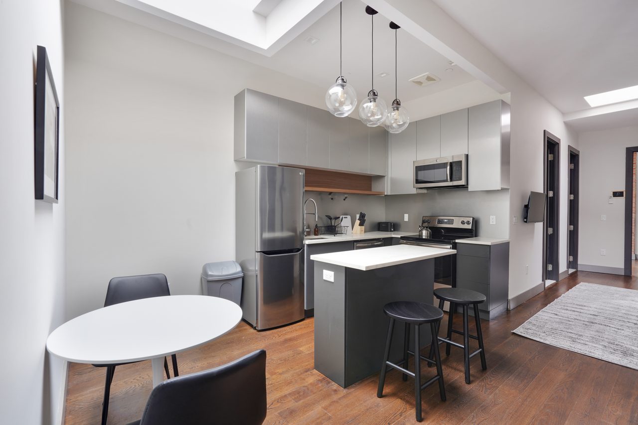 a room in Bedford-Stuyvesant photo 6