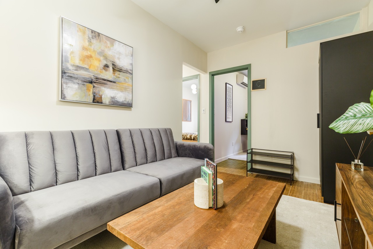 a room in Lower East Side photo 5