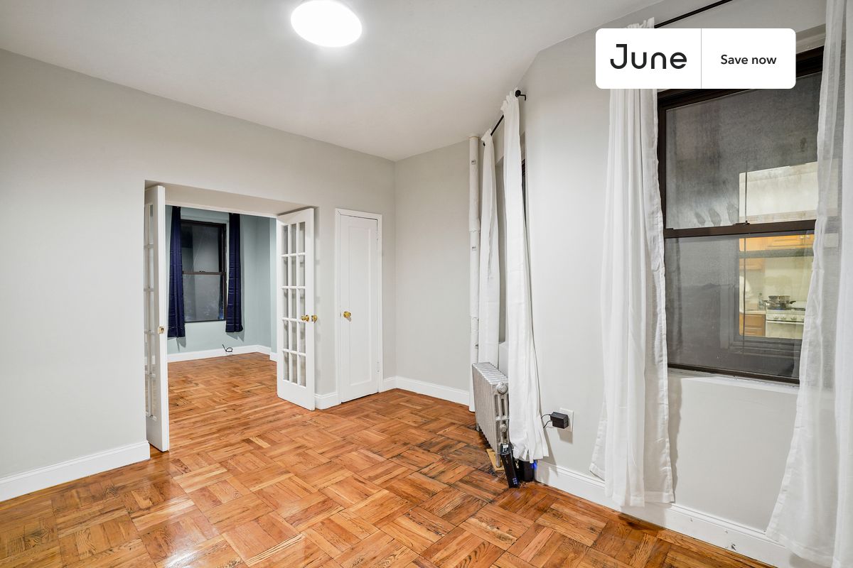 a room in East Village photo 3
