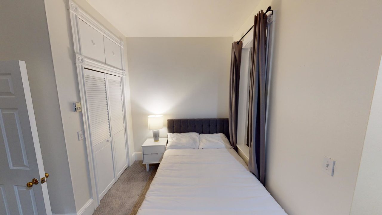 a room in Fenway–Kenmore photo 9