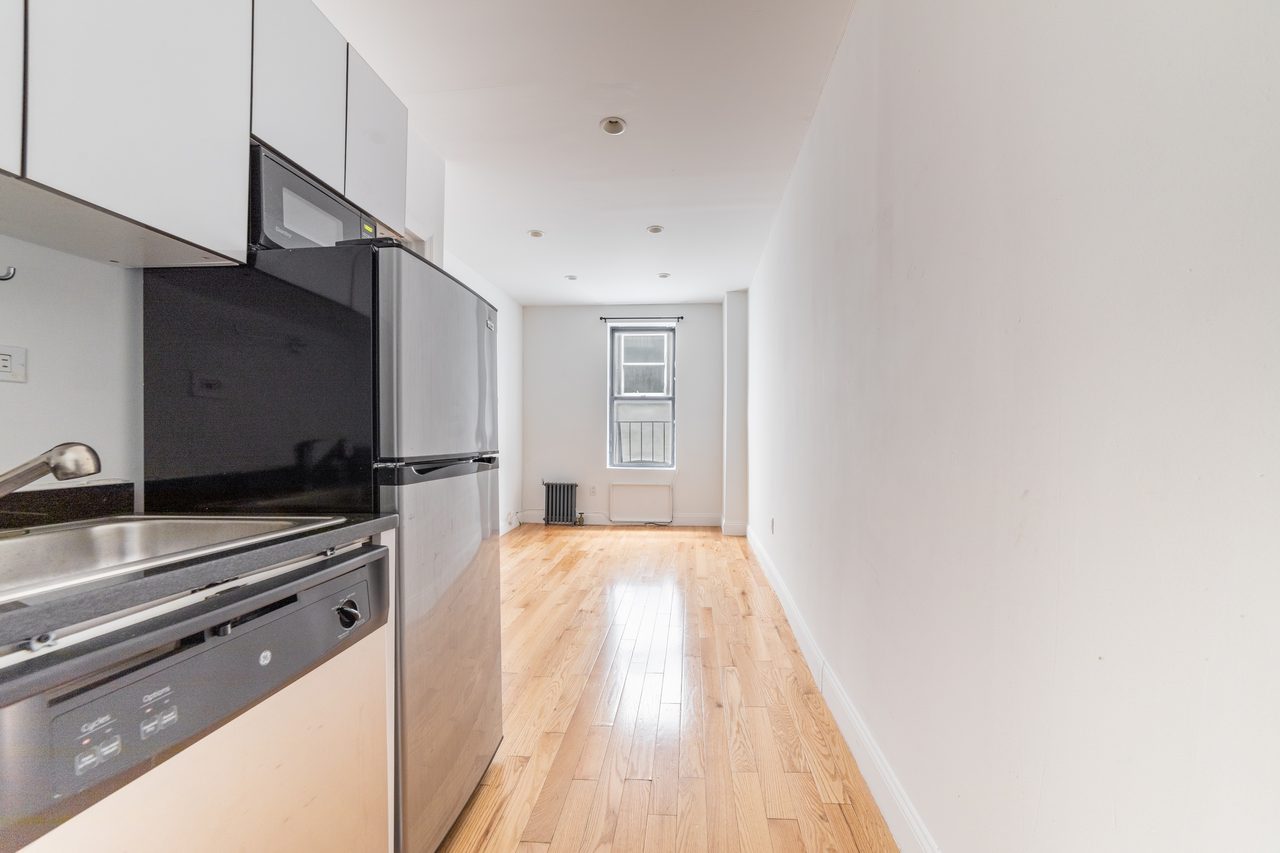 a room in East Village photo 2