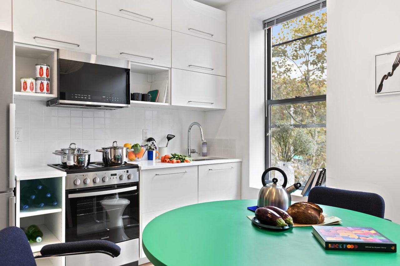 a room in Bedford-Stuyvesant photo 6