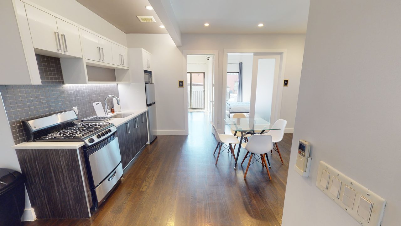 a room in Bedford-Stuyvesant photo 5