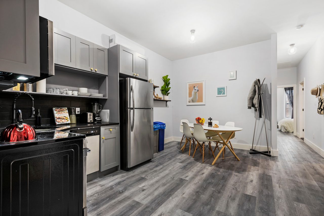 a room in Flatbush photo 5